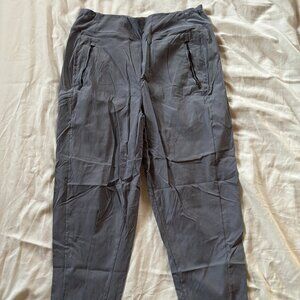 Athleta Trekkie Pant Grey Size 8